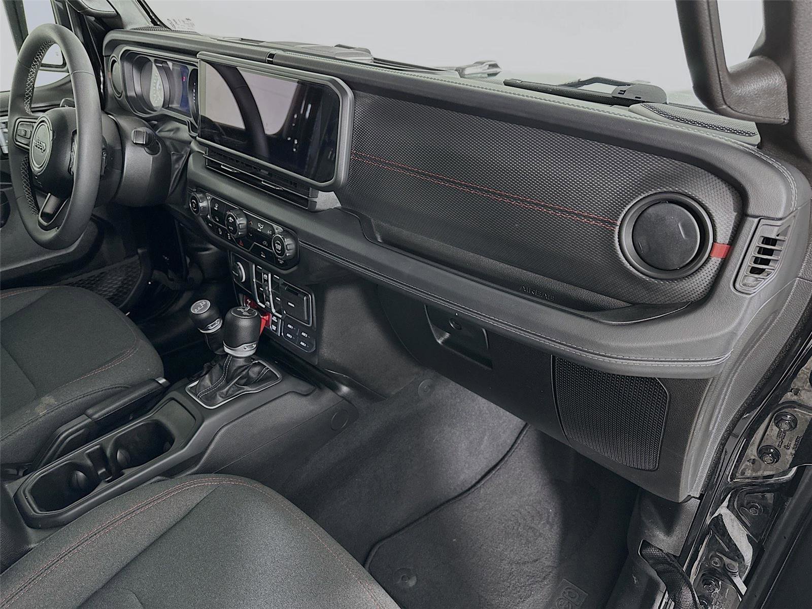 Used 2025 Jeep Wrangler Unlimited Rubicon image 27