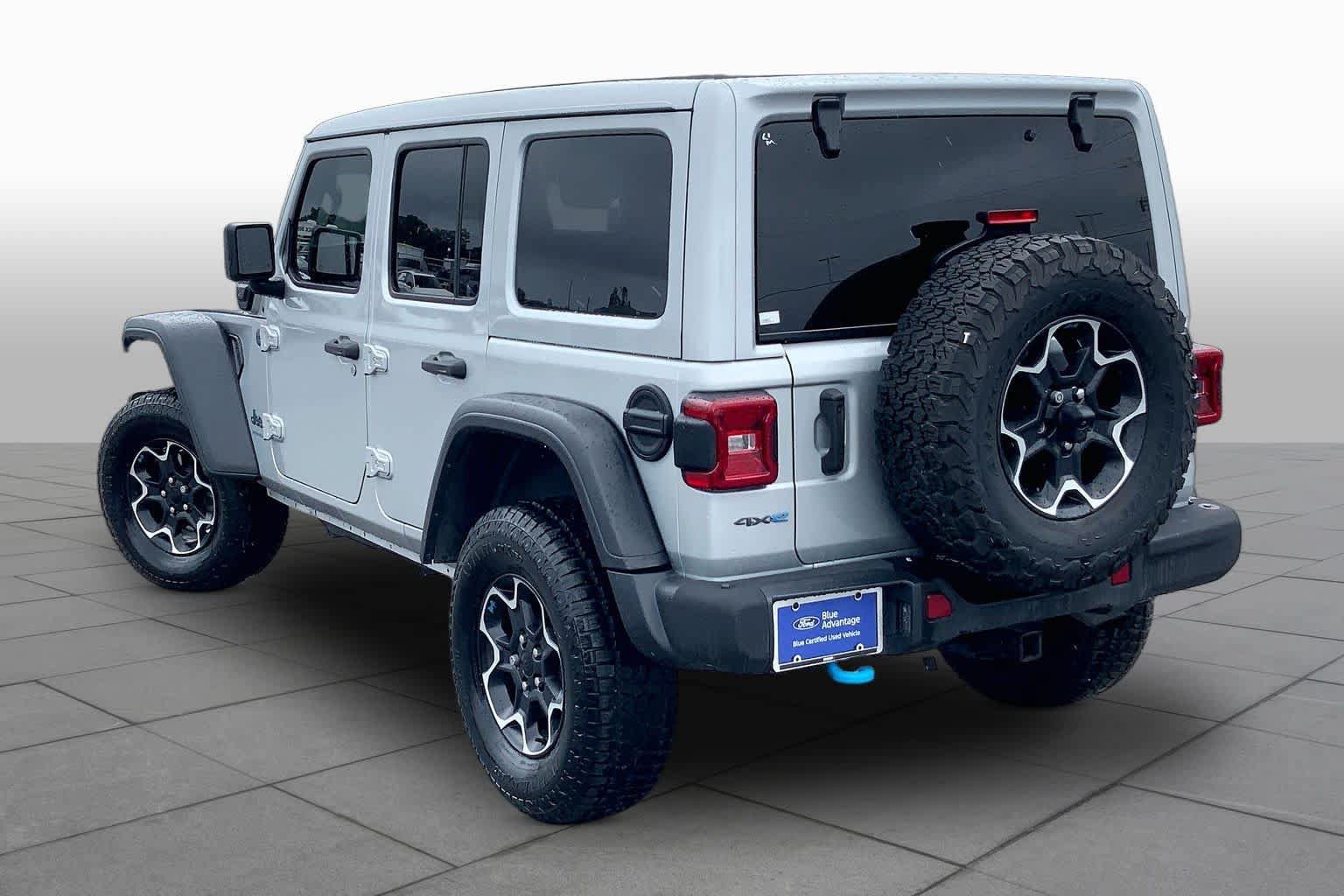 Used 2023 Jeep Wrangler Unlimited Rubicon 4xe w/ Steel Bumper Group AWD/4WD image 12