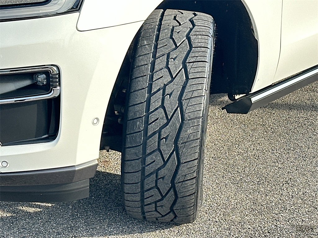 Used 2022 Ford Expedition Max Limited image 25