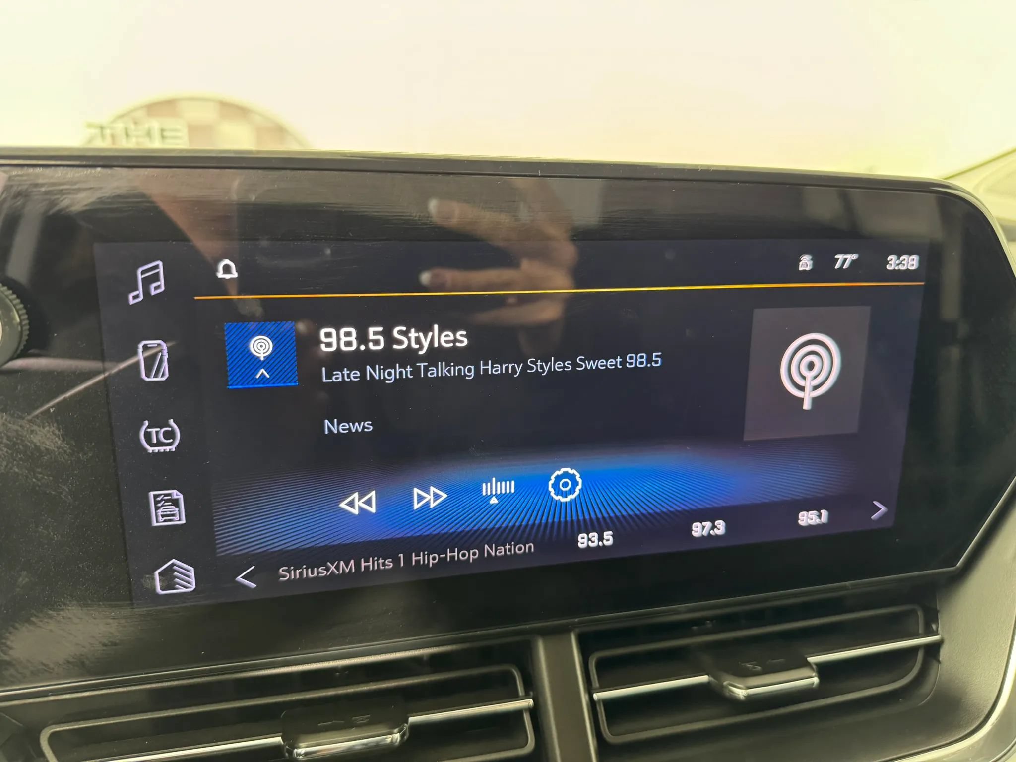 Used 2026 Chevrolet Trax LT FWD image 19