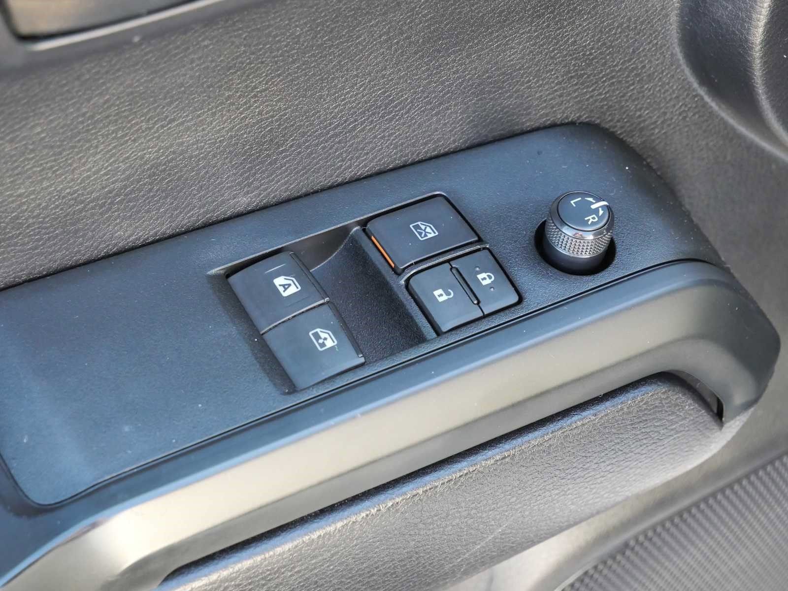 Used 2020 Toyota Tacoma SR image 19