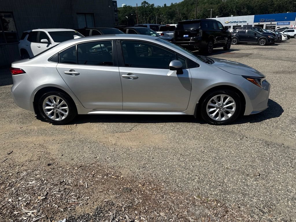 Used 2022 Toyota Corolla LE w/ LE Convenience Package FWD image 8