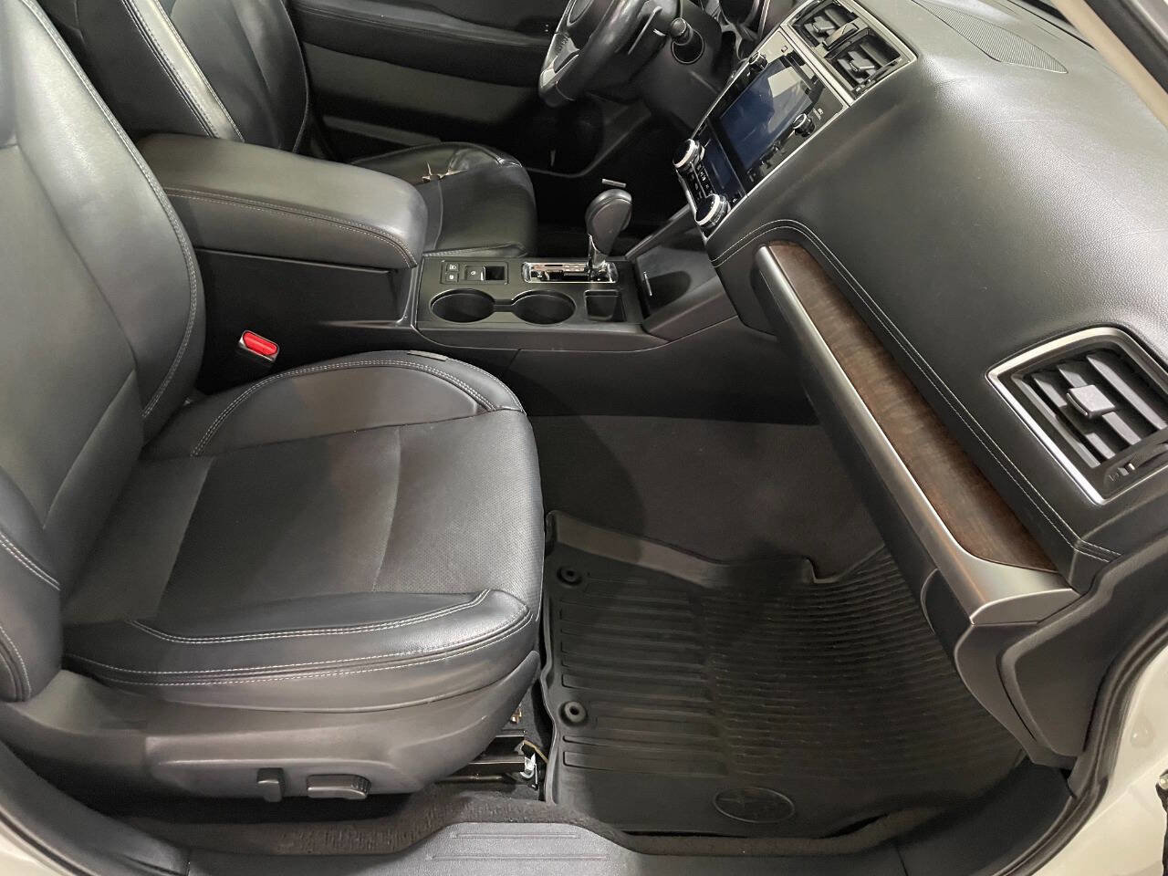 Used 2018 Subaru Outback 3.6R Limited image 32