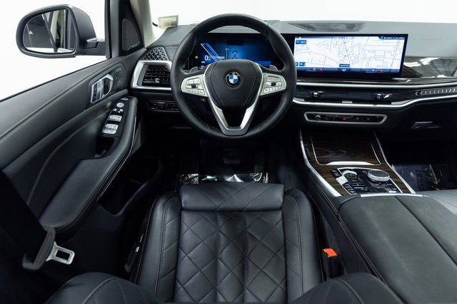 Certified 2023 BMW X7 xDrive40i w/ Premium Package image 3