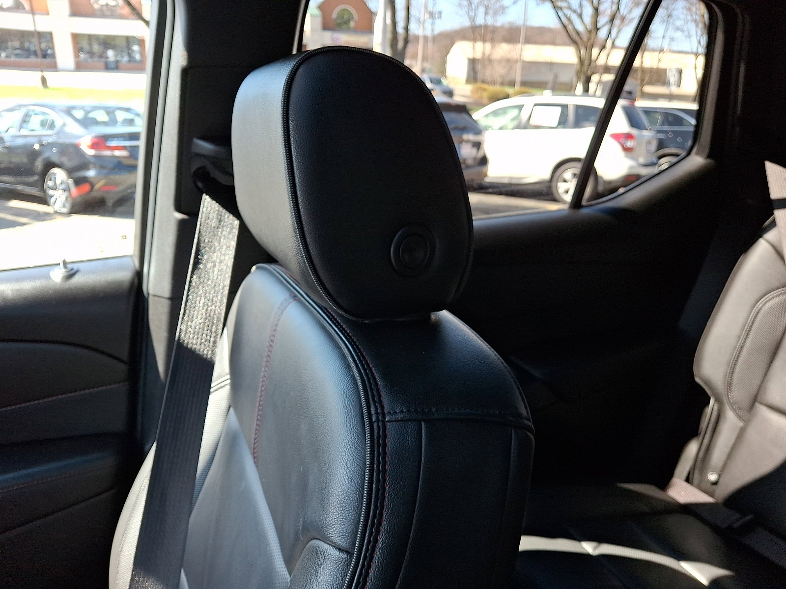 Used 2022 Chevrolet Traverse RS image 17