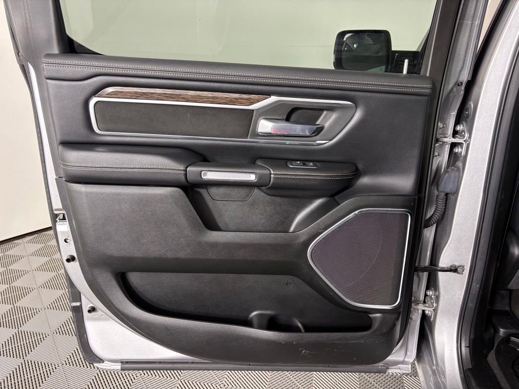 Used 2019 RAM 1500 Laramie AWD/4WD image 43