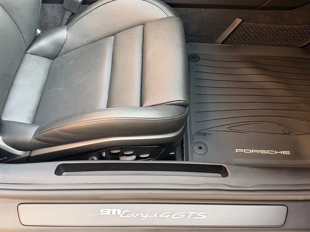 Certified 2022 Porsche 911 Targa 4 GTS image 24
