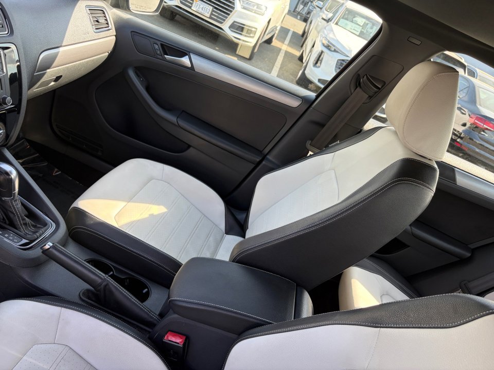 Used 2016 Volkswagen Jetta Sport image 31