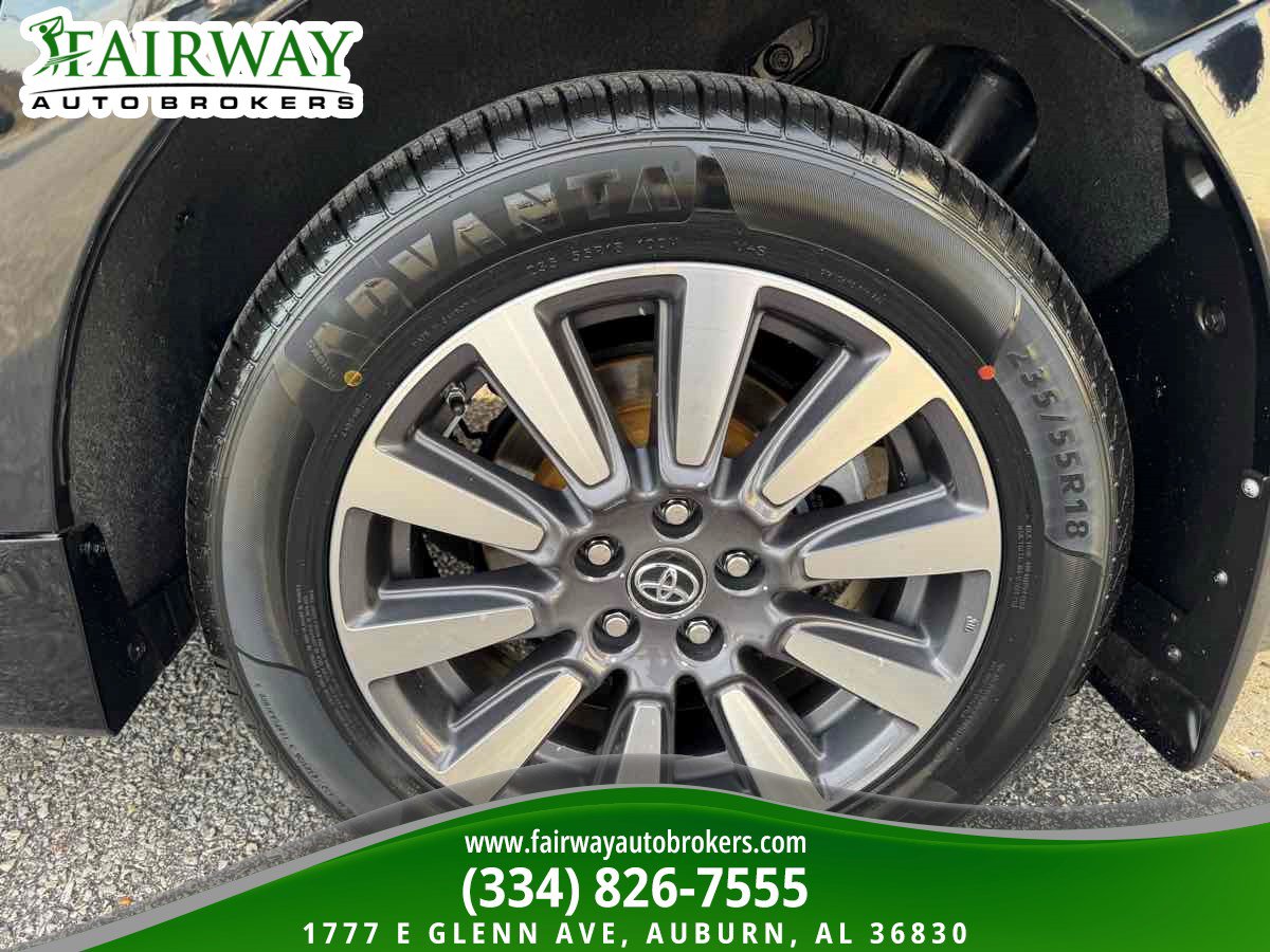 Used 2020 Toyota Sienna Limited Premium w/ Carpet Mat Package AWD/4WD image 34