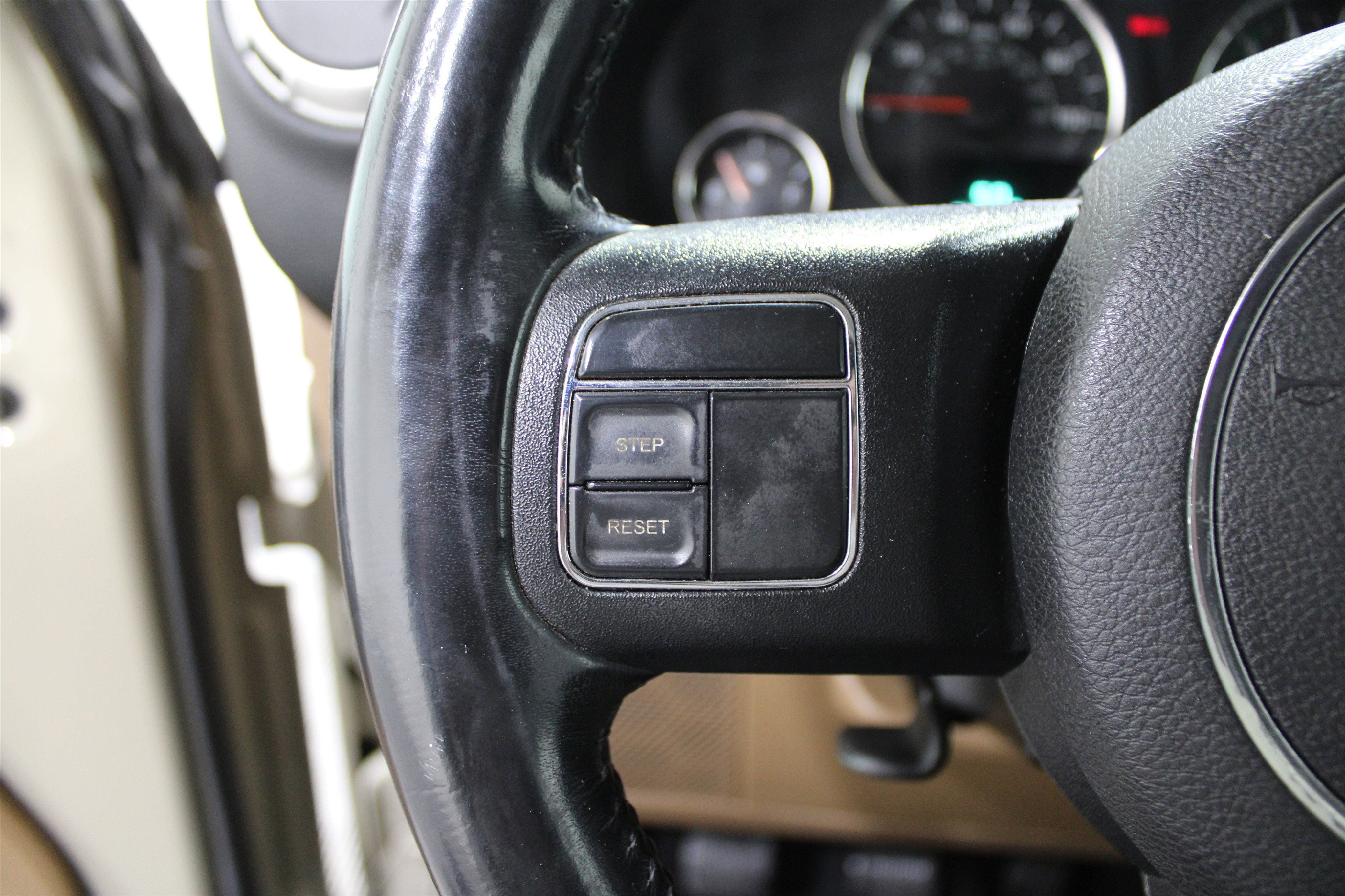 Used 2018 Jeep Wrangler Unlimited Sahara image 7