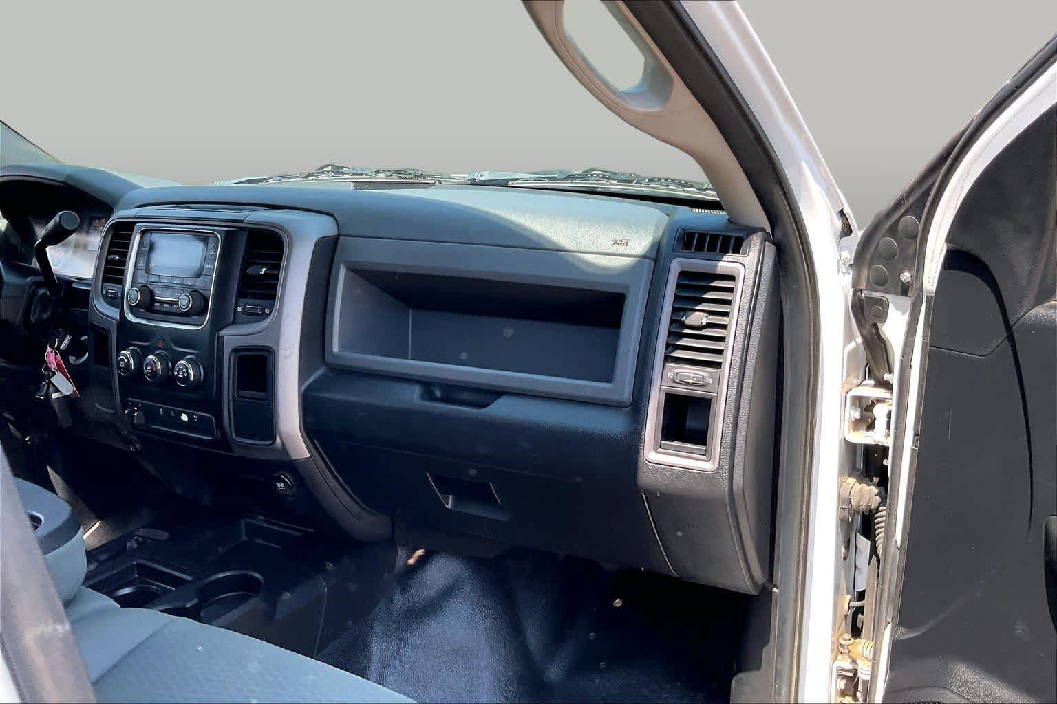 Used 2014 RAM 2500 Tradesman w/ Chrome Appearance Group AWD/4WD image 17