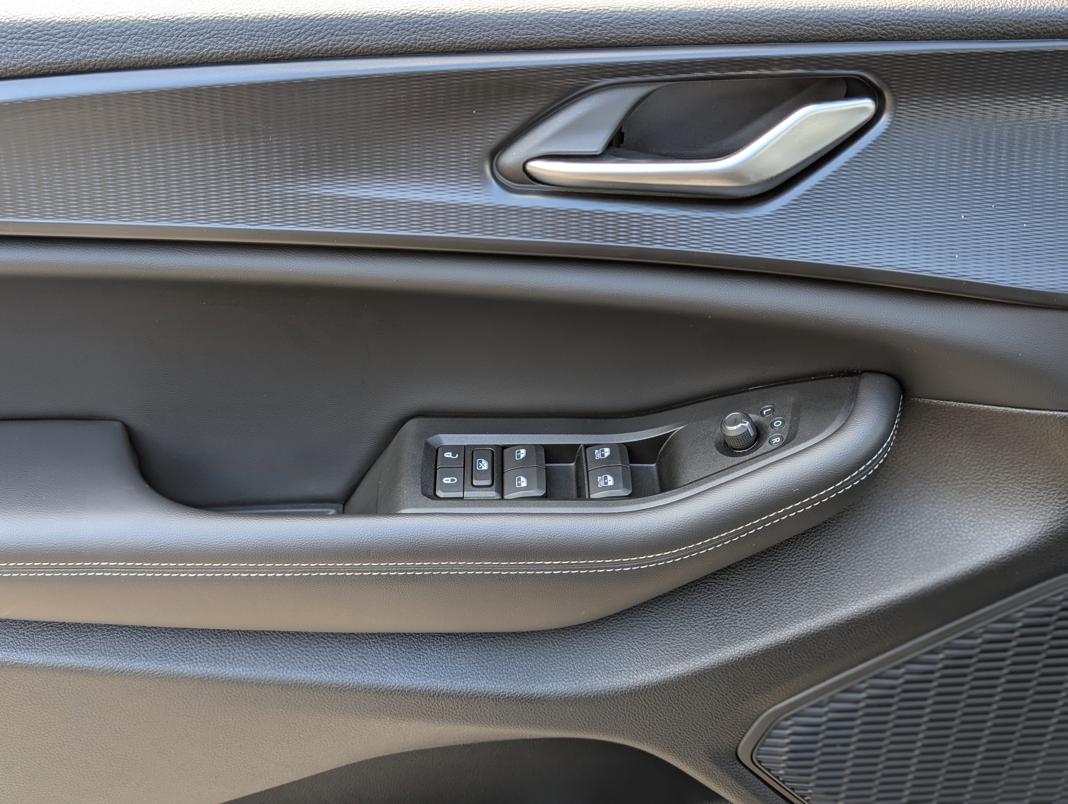 Used 2024 Jeep Grand Cherokee Altitude image 16