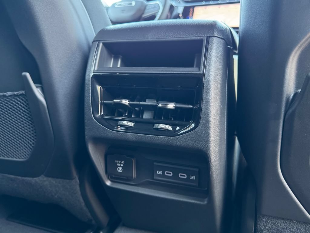 New 2027 Jeep Grand Cherokee Limited AWD/4WD image 13