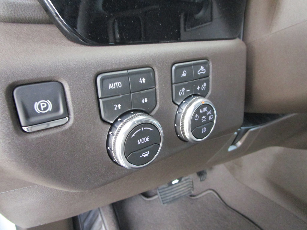 New 2026 GMC Sierra 3500 SLT w/ SLT Premium Package AWD/4WD image 36