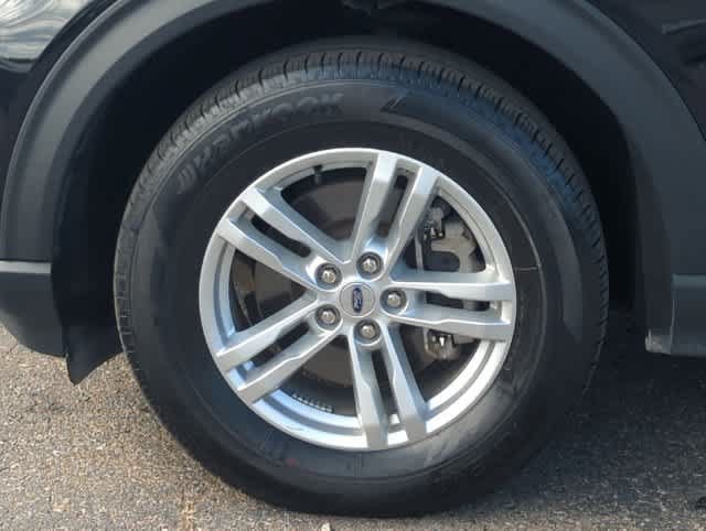 Used 2023 Ford Explorer XLT AWD/4WD image 14