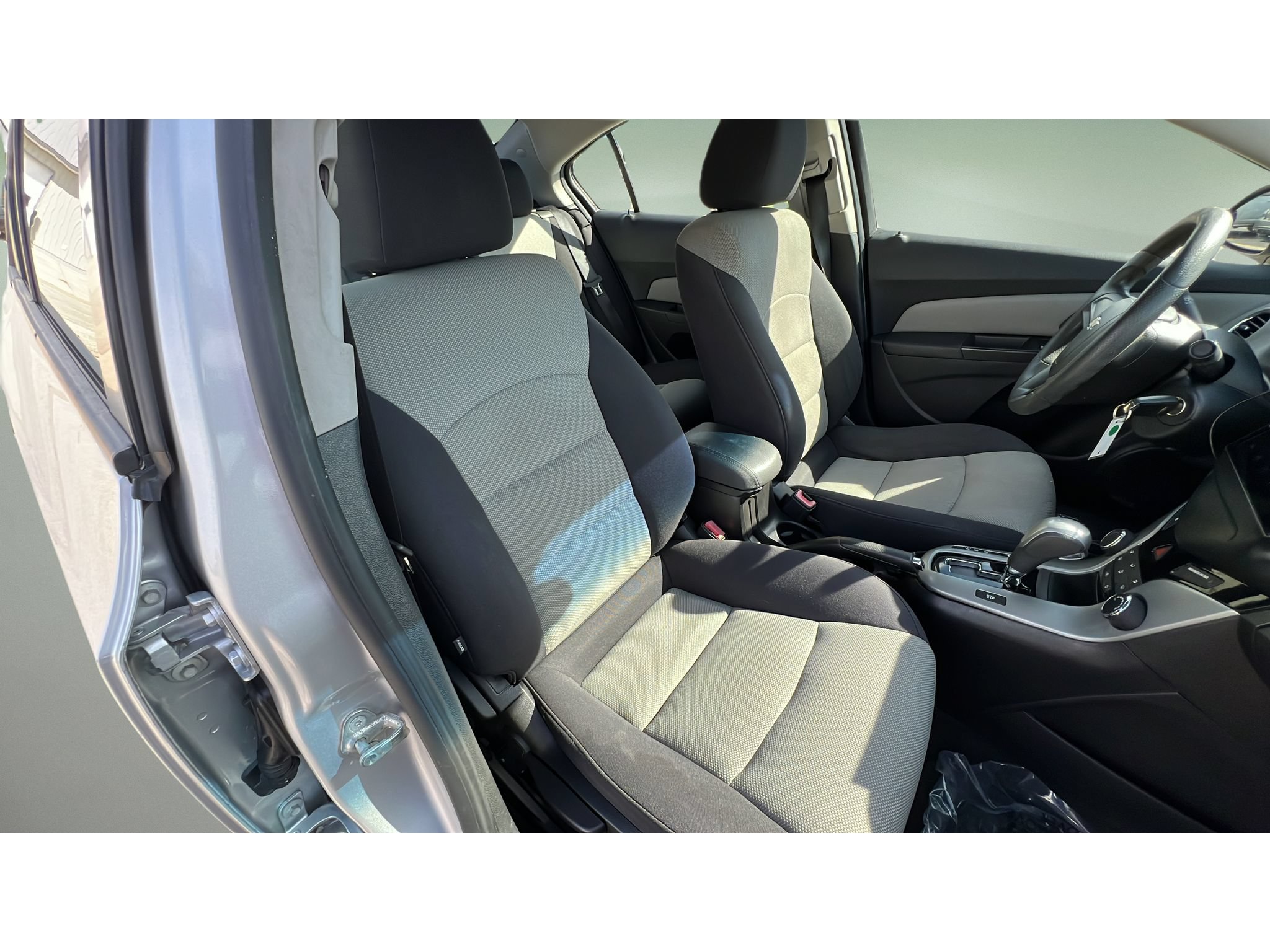 Used 2013 Chevrolet Cruze LS FWD image 31