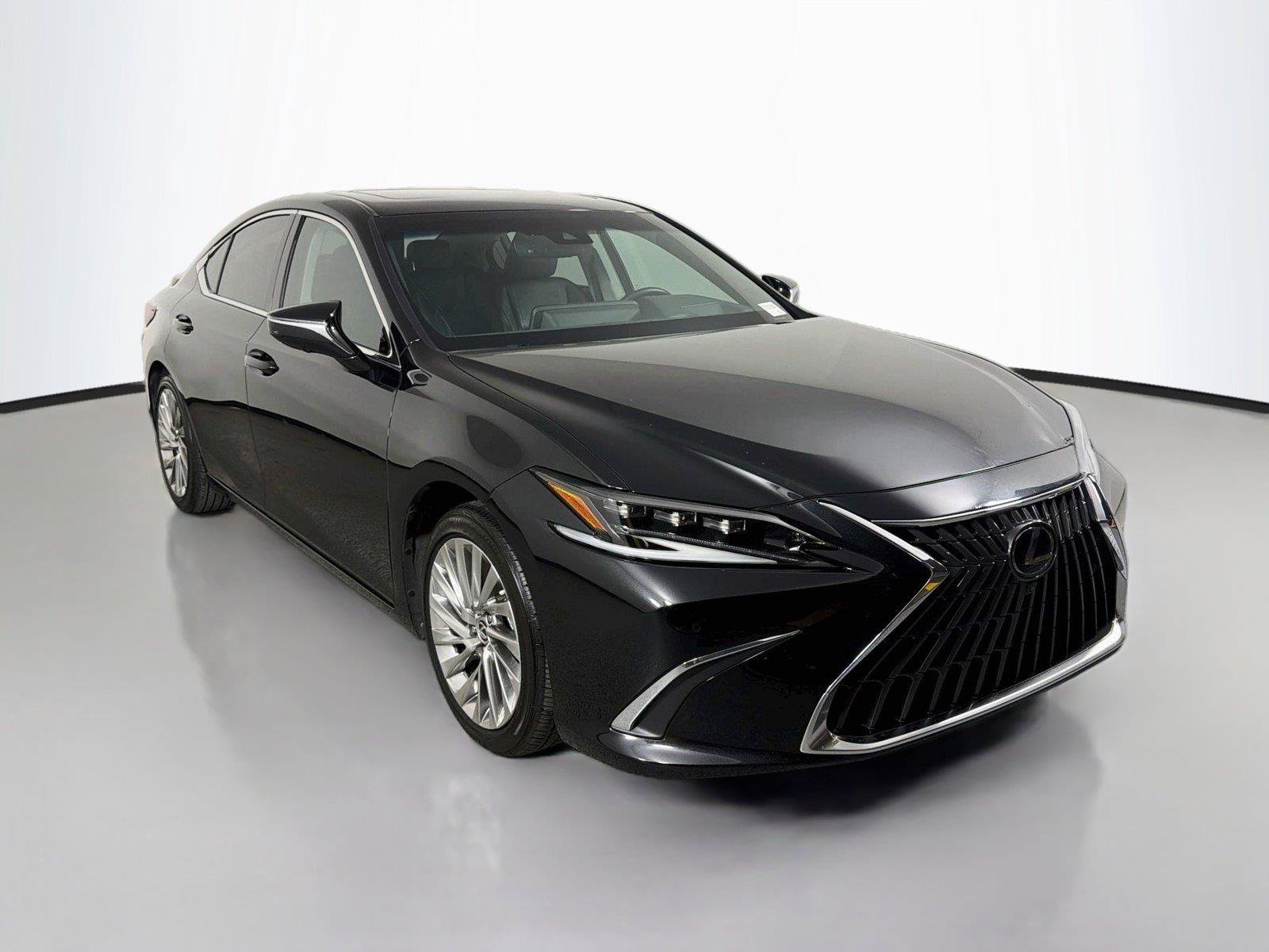 Used 2023 Lexus ES 300h Ultra Luxury w/ Accessory Package (Z2) FWD image 3