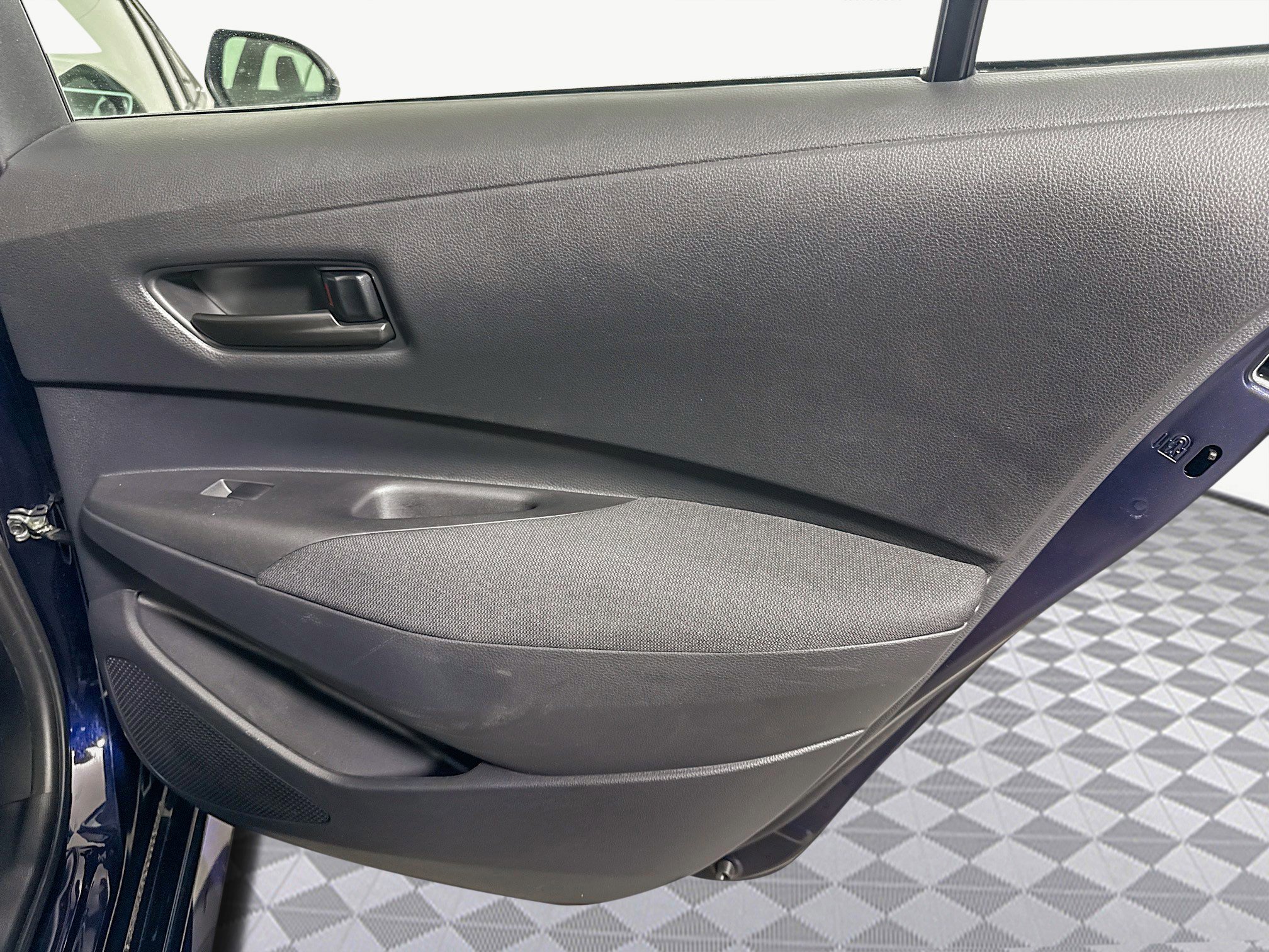 Used 2025 Toyota Corolla LE image 27