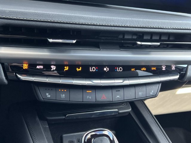 Certified 2025 Cadillac XT4 Premium Luxury AWD/4WD image 23