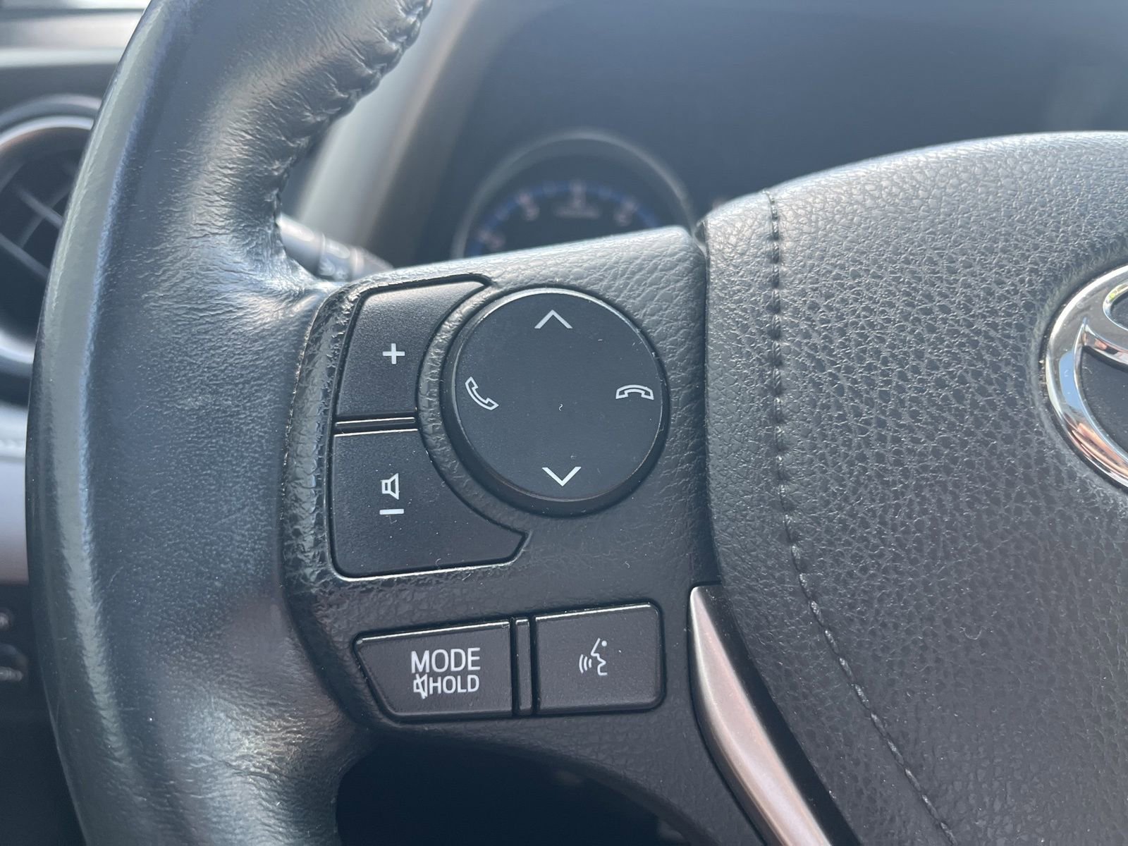 Used 2016 Toyota RAV4 XLE image 15
