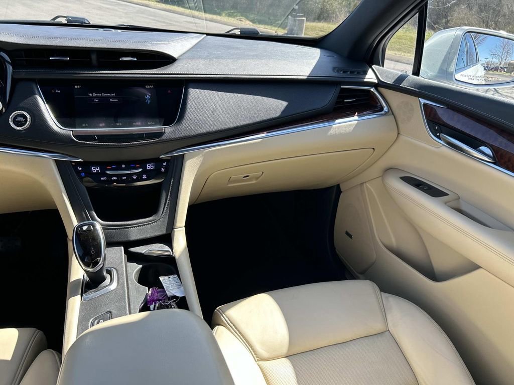 Used 2017 Cadillac XT5 Premium Luxury image 18