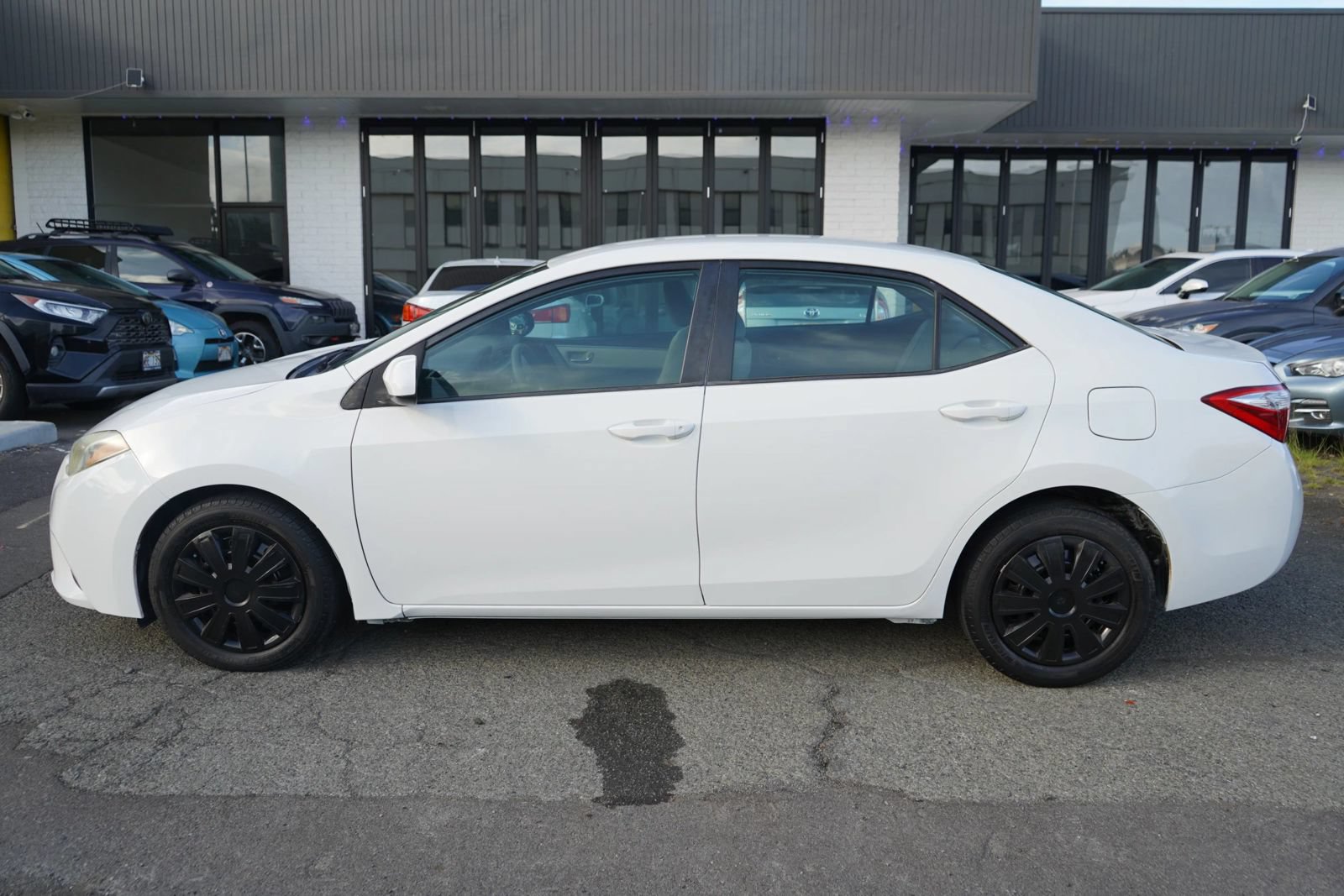 Used 2014 Toyota Corolla L FWD image 2