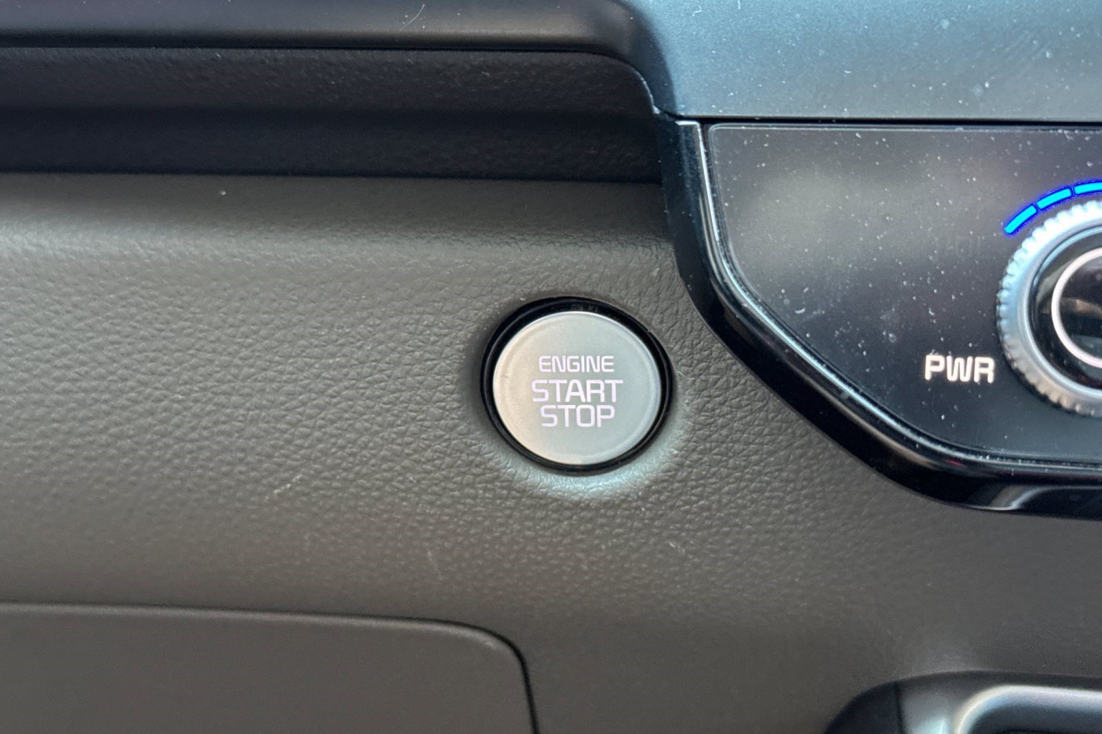 Used 2026 Kia Carnival FWD image 17