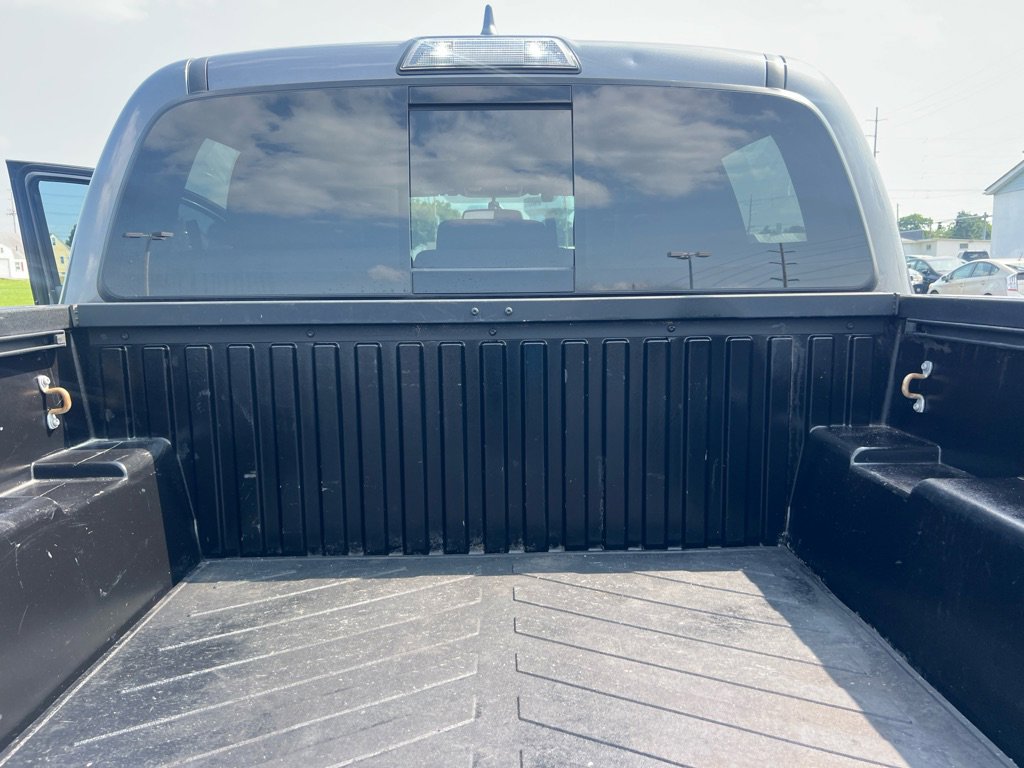 Used 2017 Toyota Tacoma 4x4 Double Cab image 23