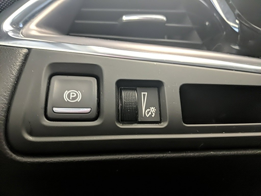 Used 2019 Cadillac XT5 Premium Luxury image 19