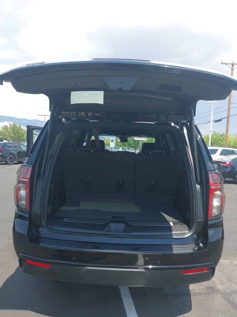 Used 2024 Chevrolet Tahoe Z71 w/ Luxury Package AWD/4WD image 10