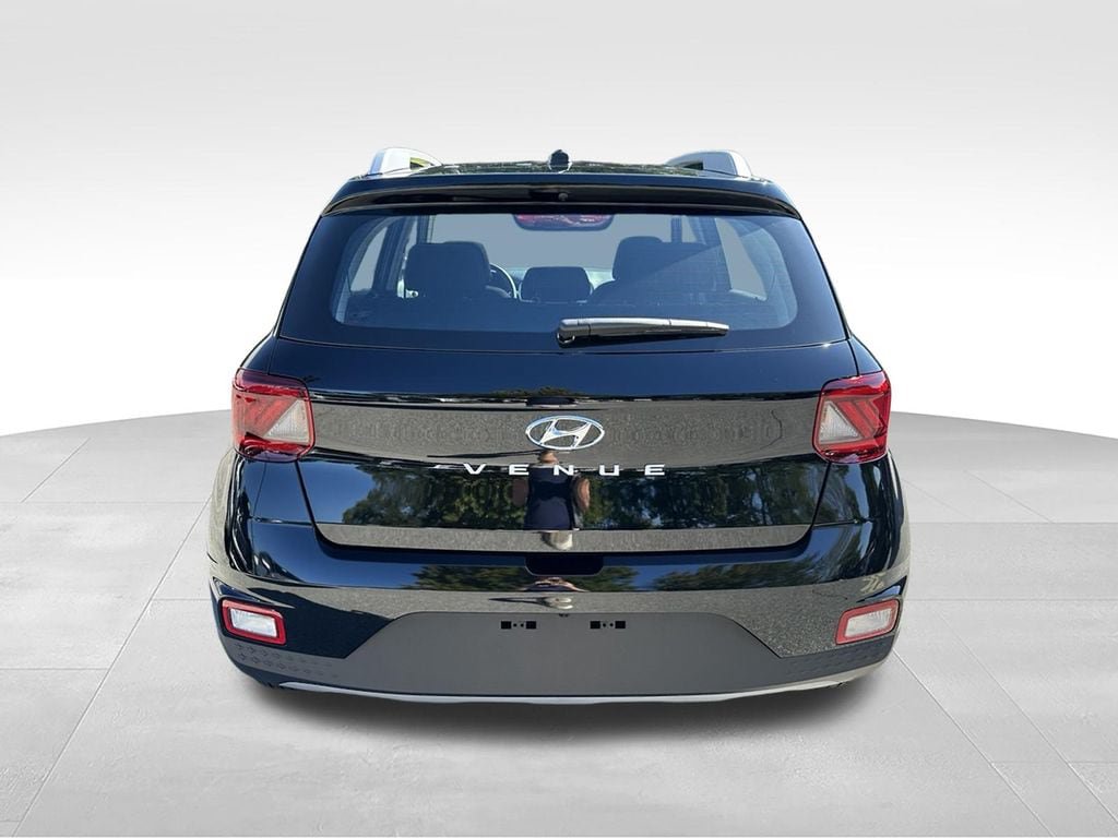 New 2026 Hyundai Venue SEL FWD image 6