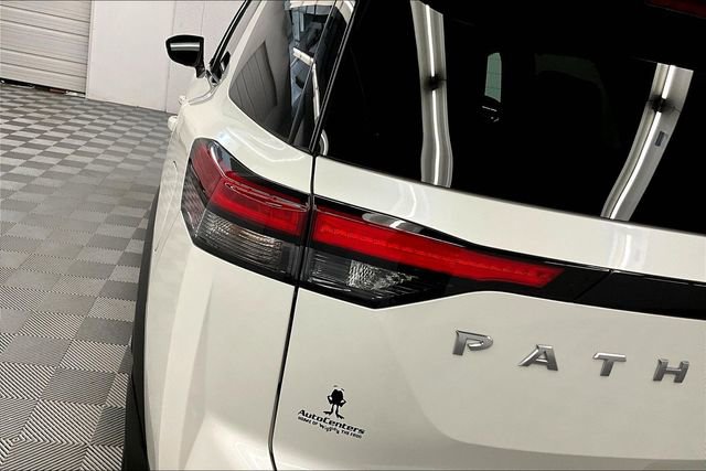 Used 2023 Nissan Pathfinder Platinum image 37