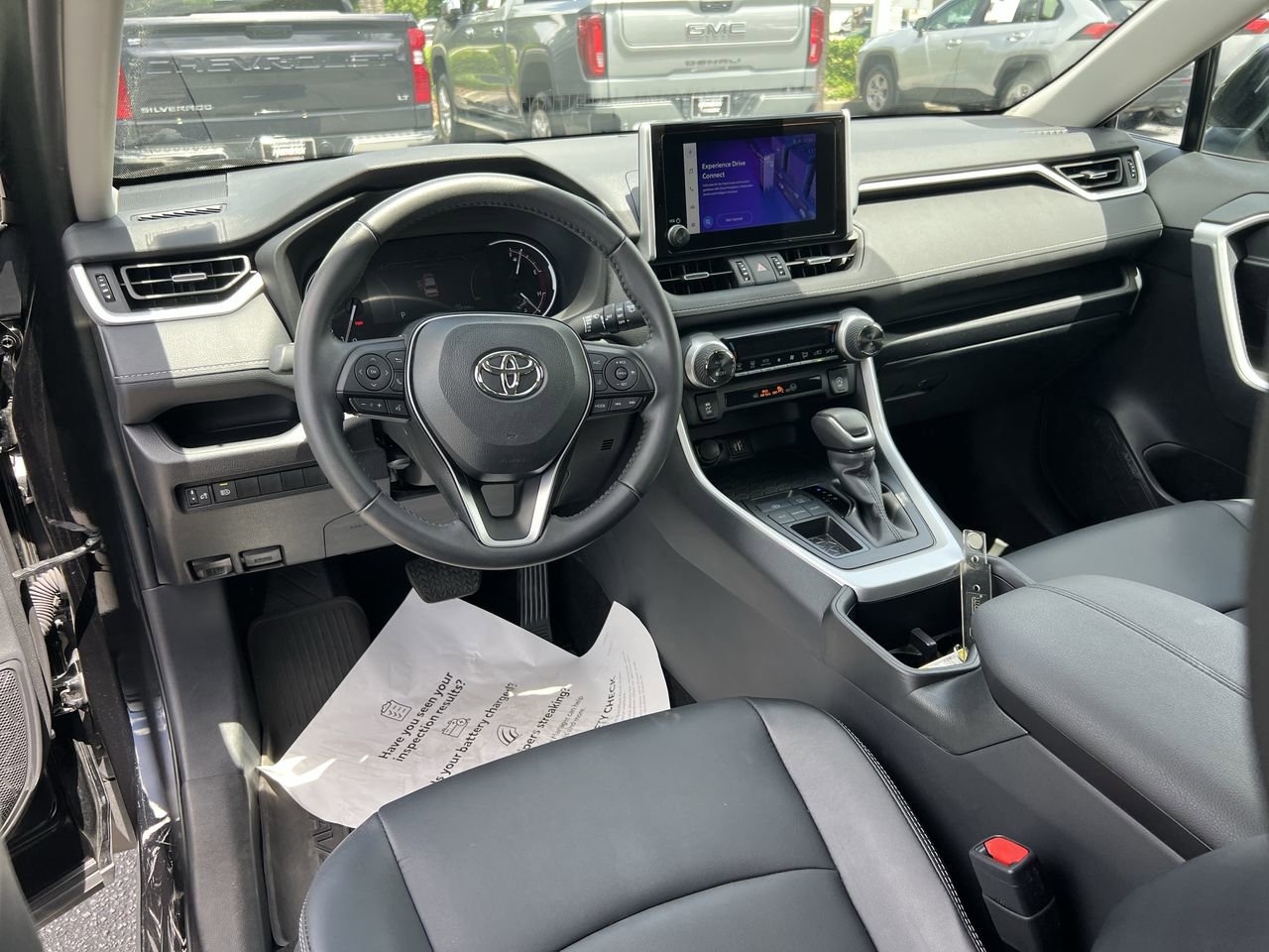 Used 2025 Toyota RAV4 XLE Premium FWD image 30
