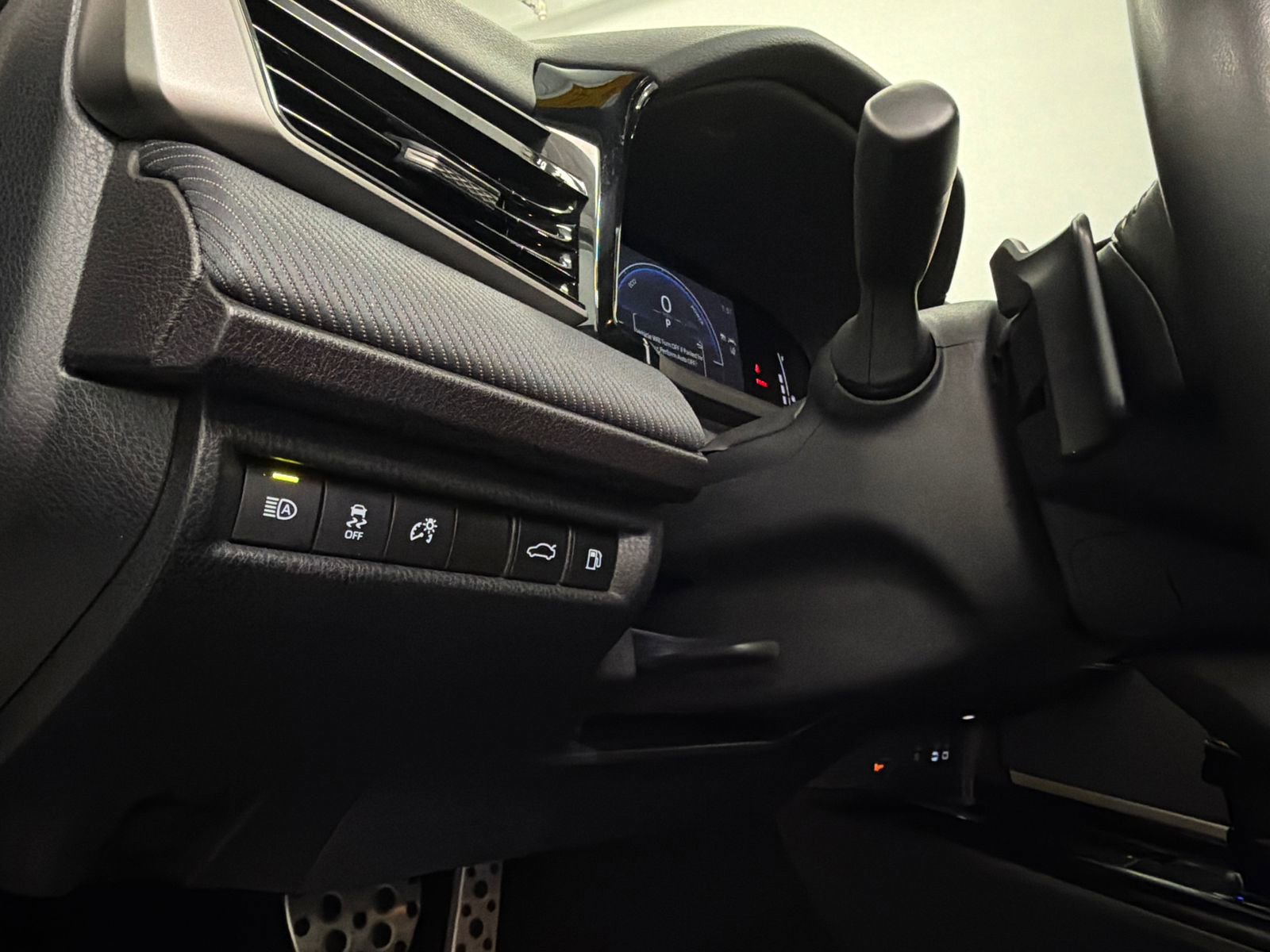 Used 2025 Toyota Camry SE image 32