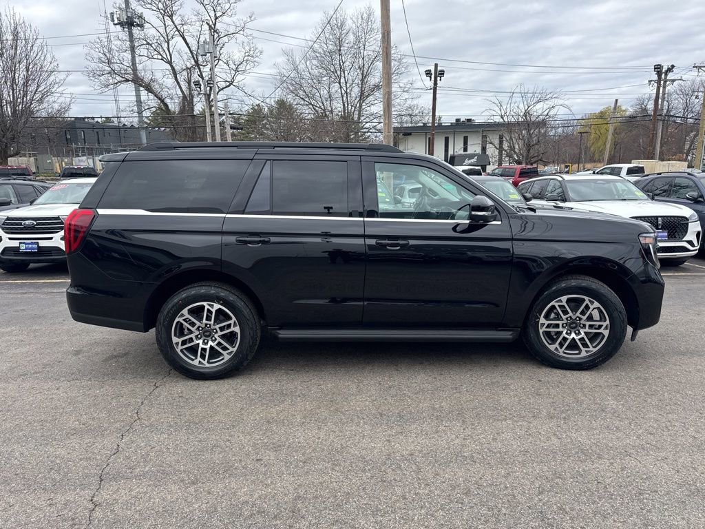 New 2026 Ford Expedition Active image 4