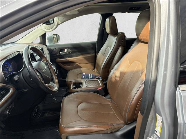Used 2018 Chrysler Pacifica Limited FWD image 11