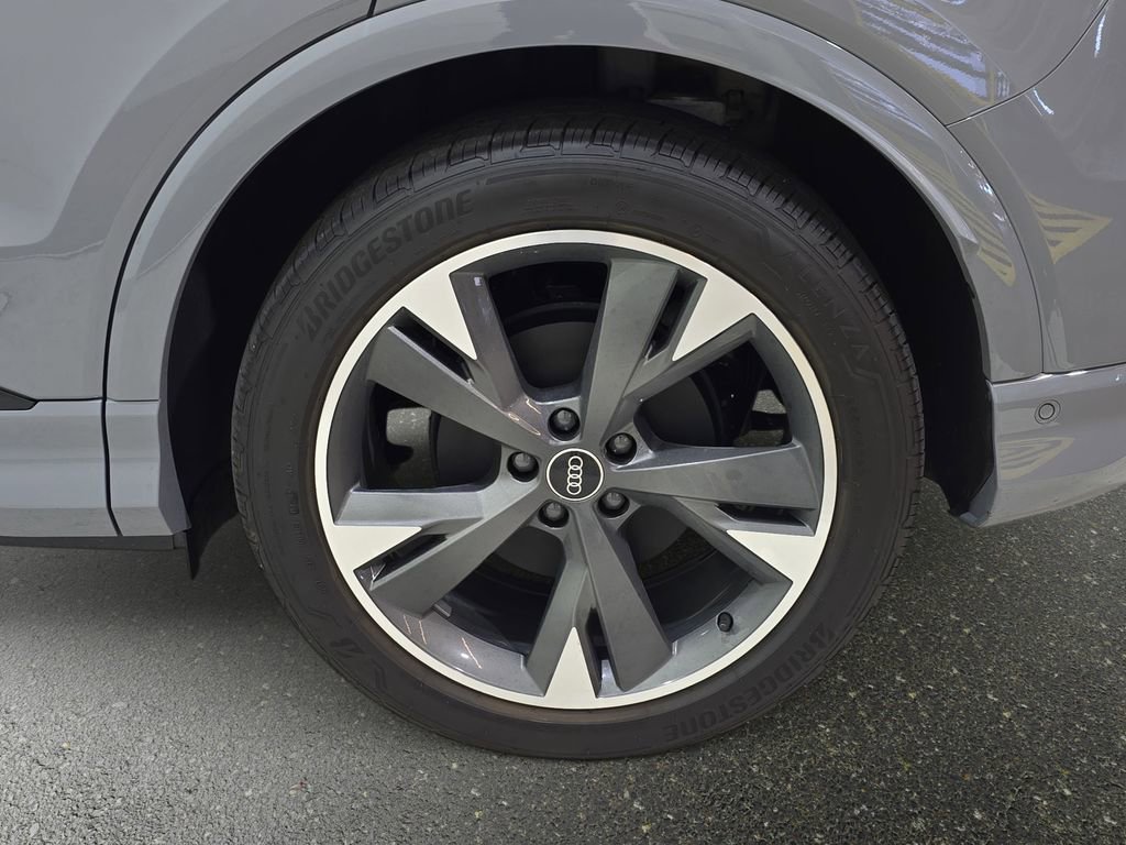 Used 2024 Audi Q4 e-tron Premium Plus w/ Premium Plus image 34