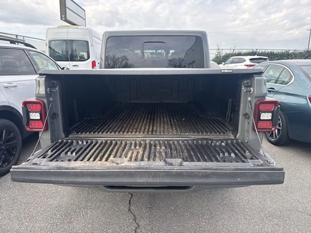 Used 2023 Jeep Gladiator Overland image 17