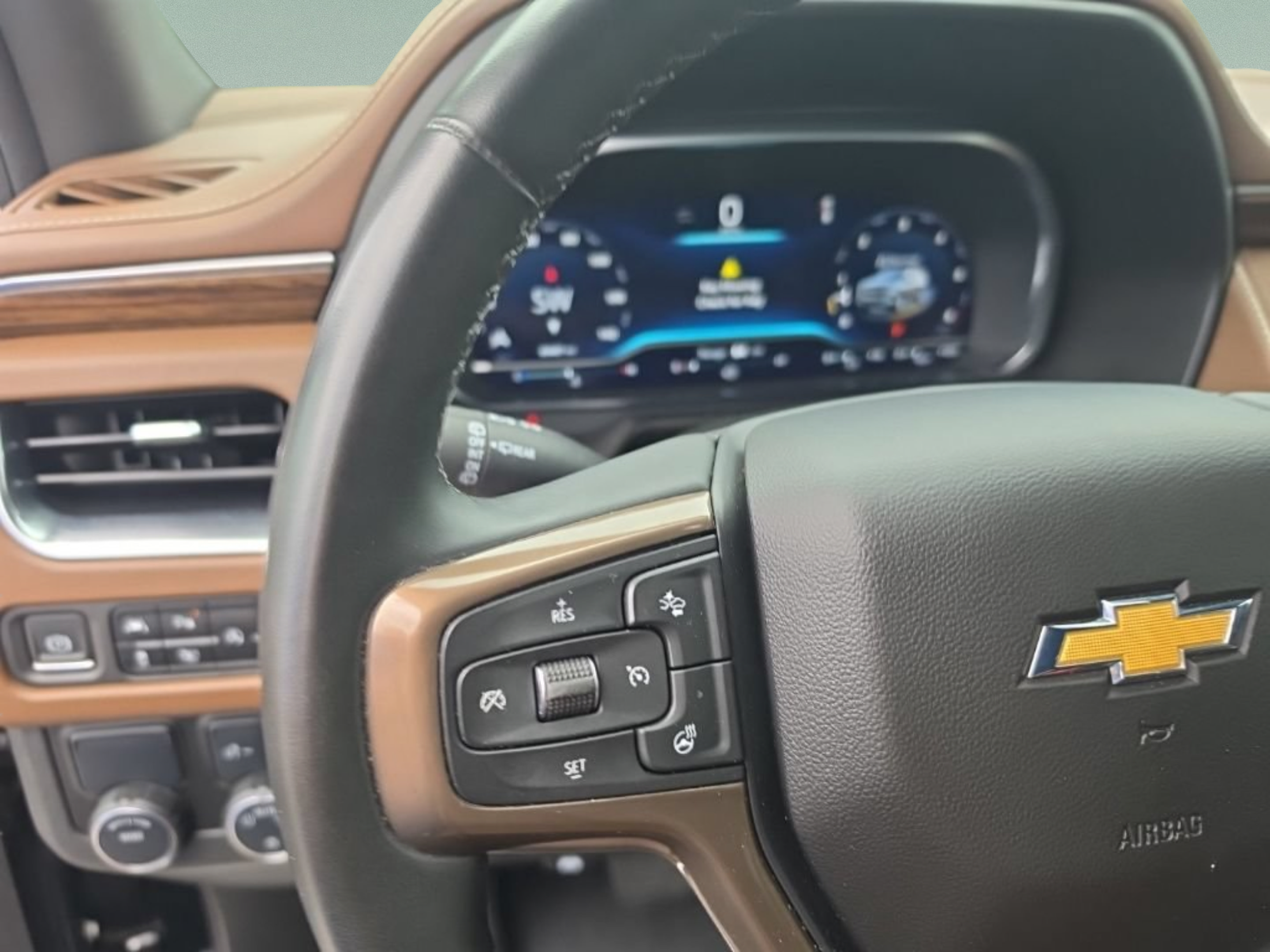 Used 2024 Chevrolet Suburban High Country RWD image 15