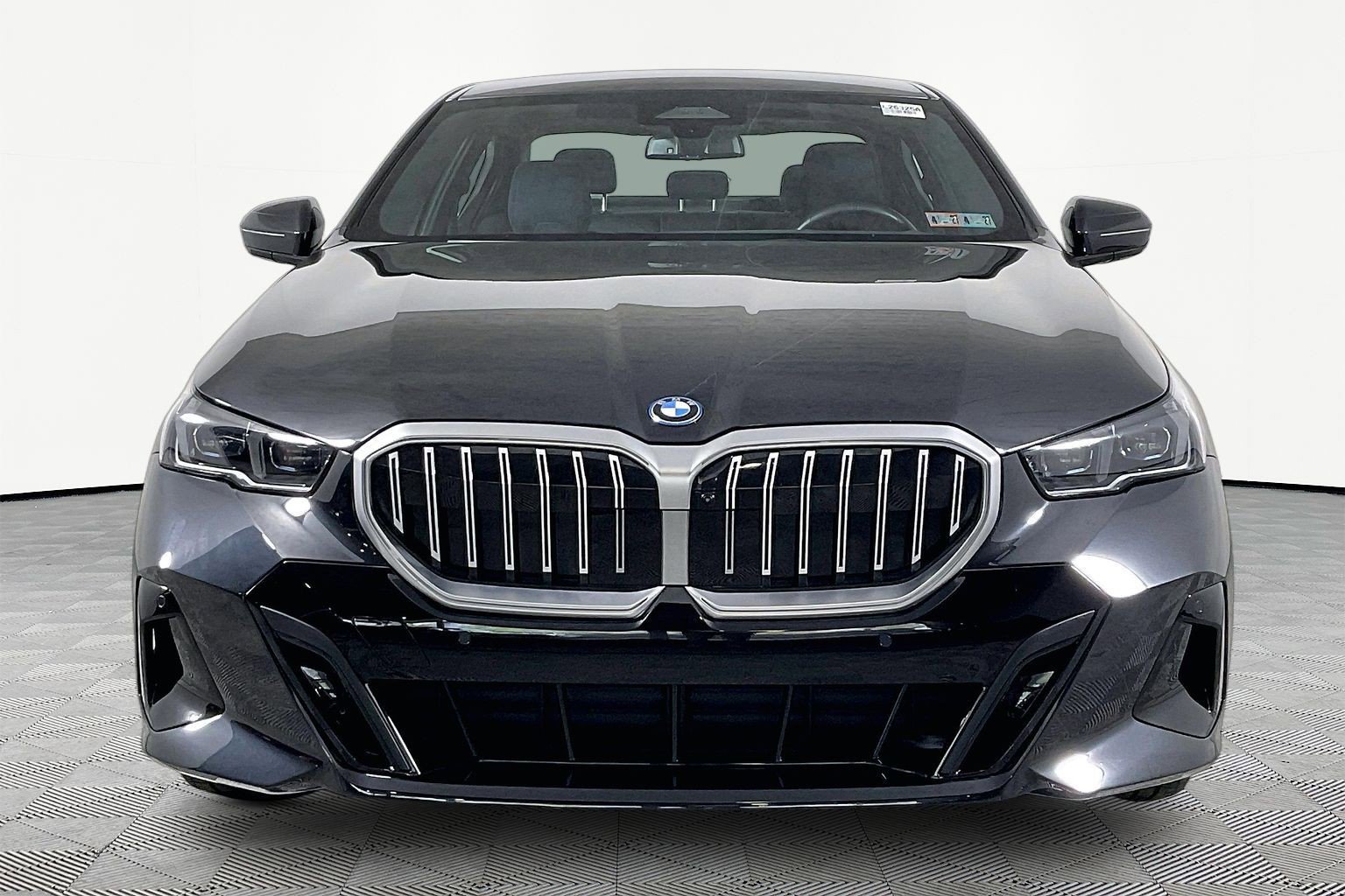 Certified 2025 BMW 550e xDrive w/ Premium Package AWD/4WD image 2