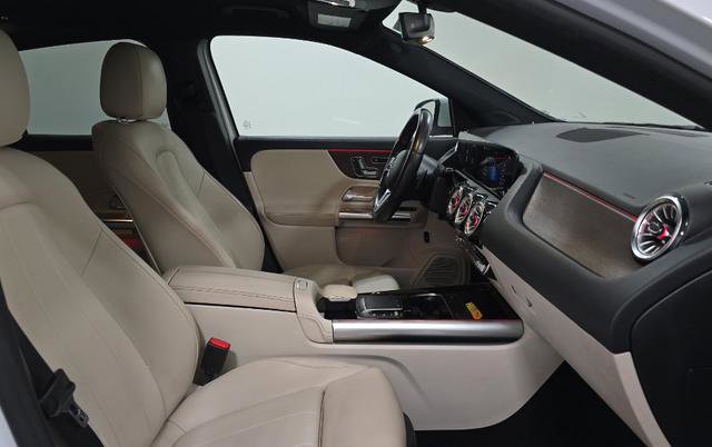 Used 2022 Mercedes-Benz GLA 250 4MATIC w/ Premium Package Lite image 8