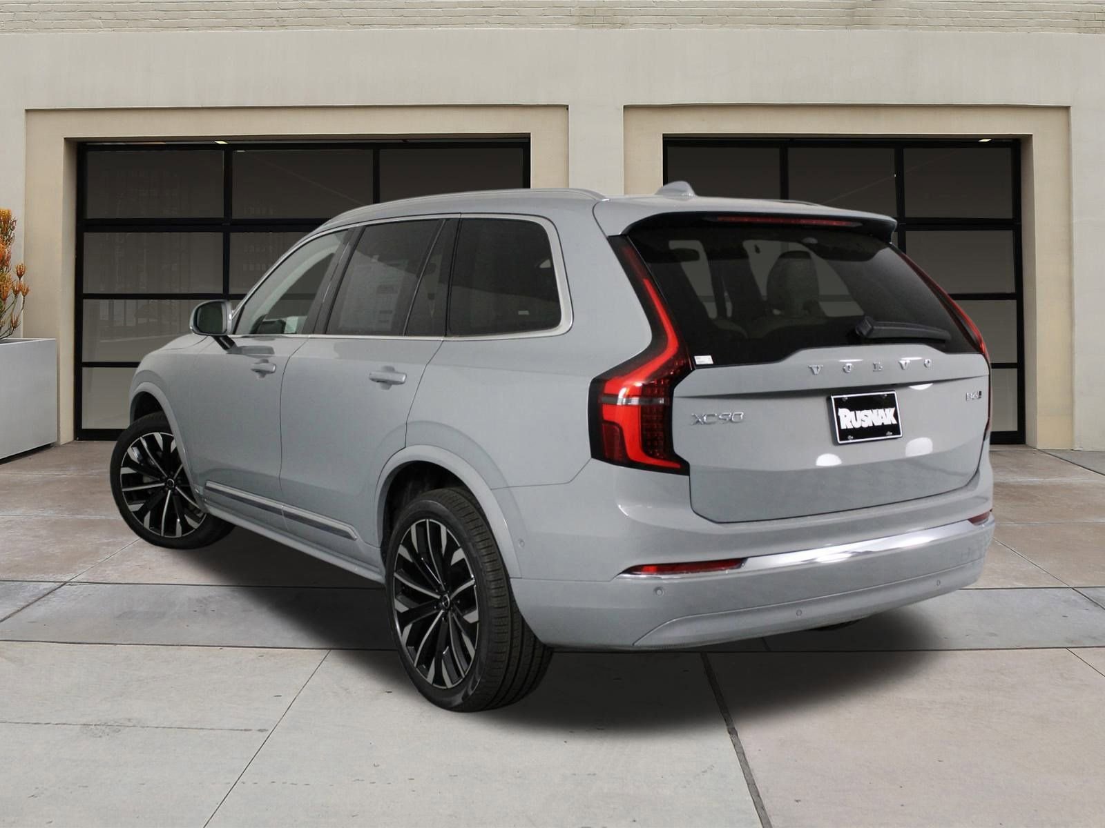 New 2026 Volvo XC90 B6 Ultra w/ Protection Package image 3