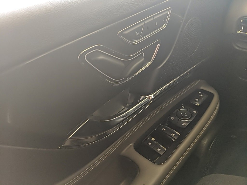 Used 2024 Lincoln Corsair Reserve w/ Equipment Group 201A image 24