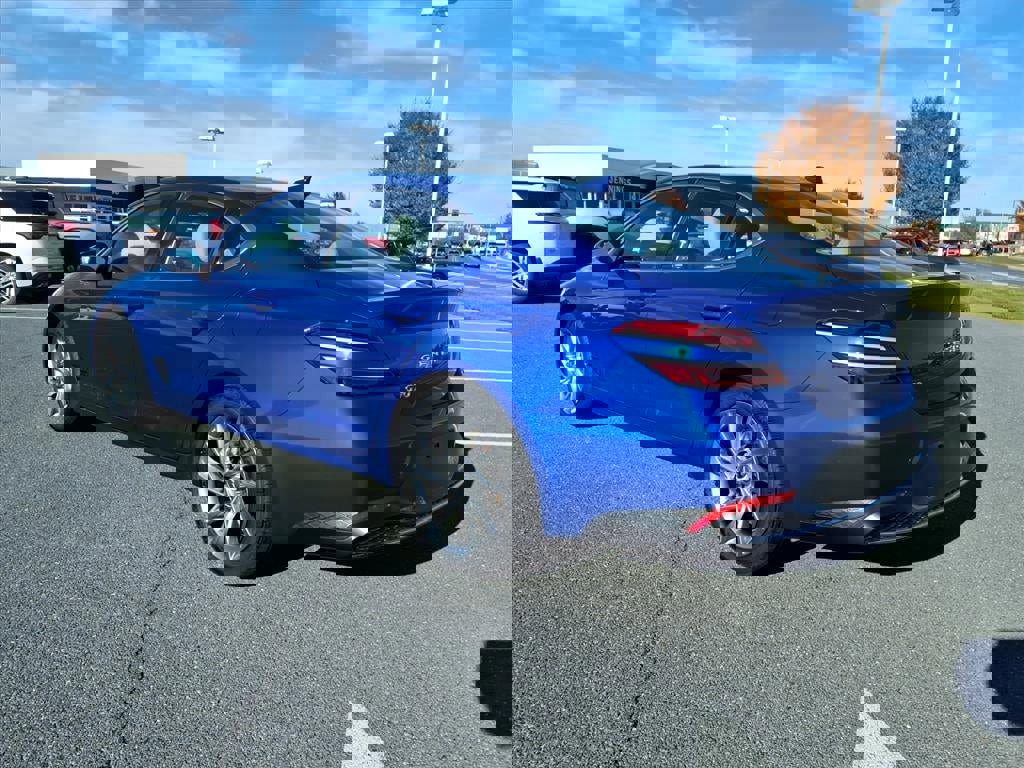 Used 2022 Genesis G70 2.0T image 6