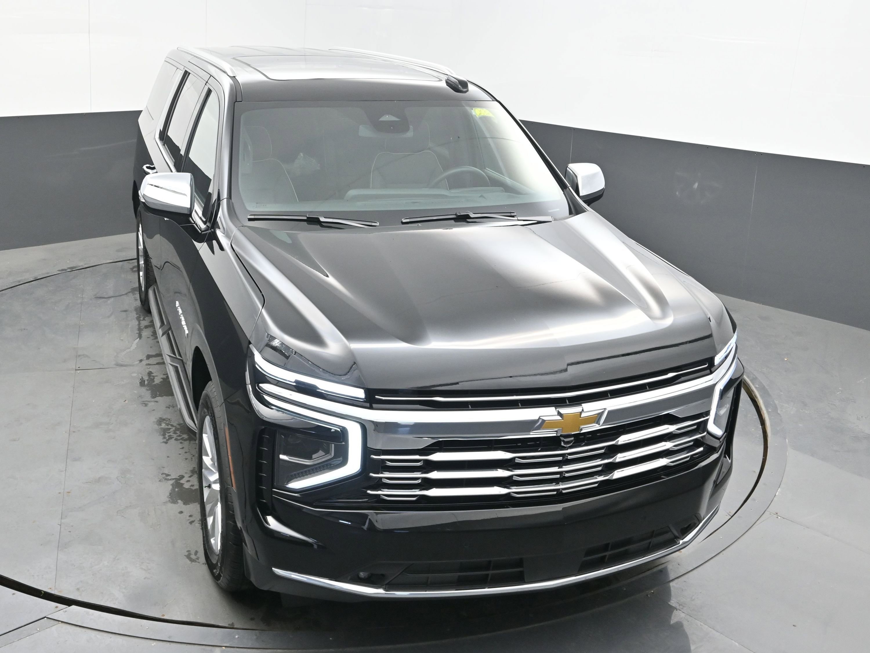 New 2026 Chevrolet Suburban Premier w/ Sun And Tow Package AWD/4WD image 32