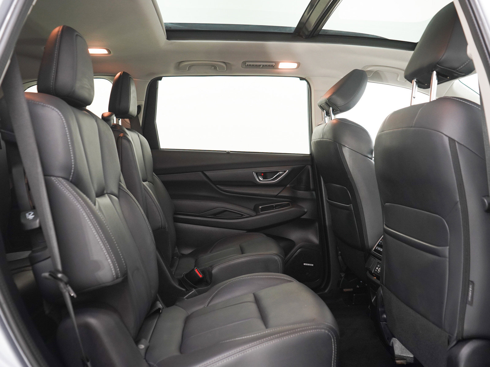 Used 2023 Subaru Ascent Limited w/ Technology Package AWD/4WD image 12