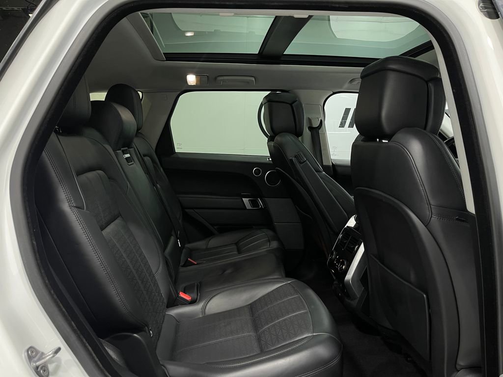 Used 2018 Land Rover Range Rover Sport HSE Dynamic image 32