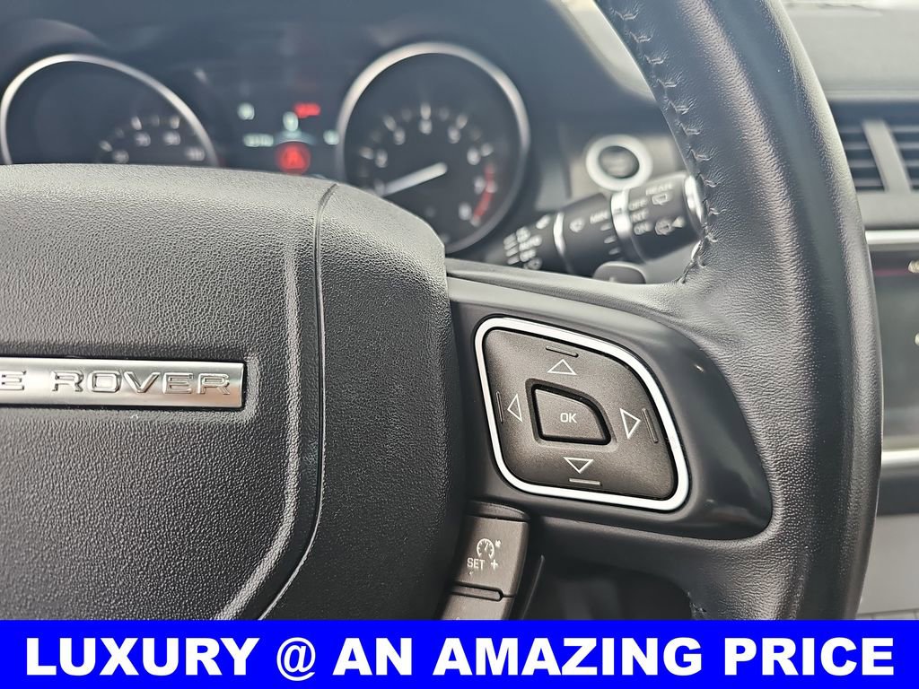 Used 2019 Land Rover Range Rover Evoque SE Premium image 18