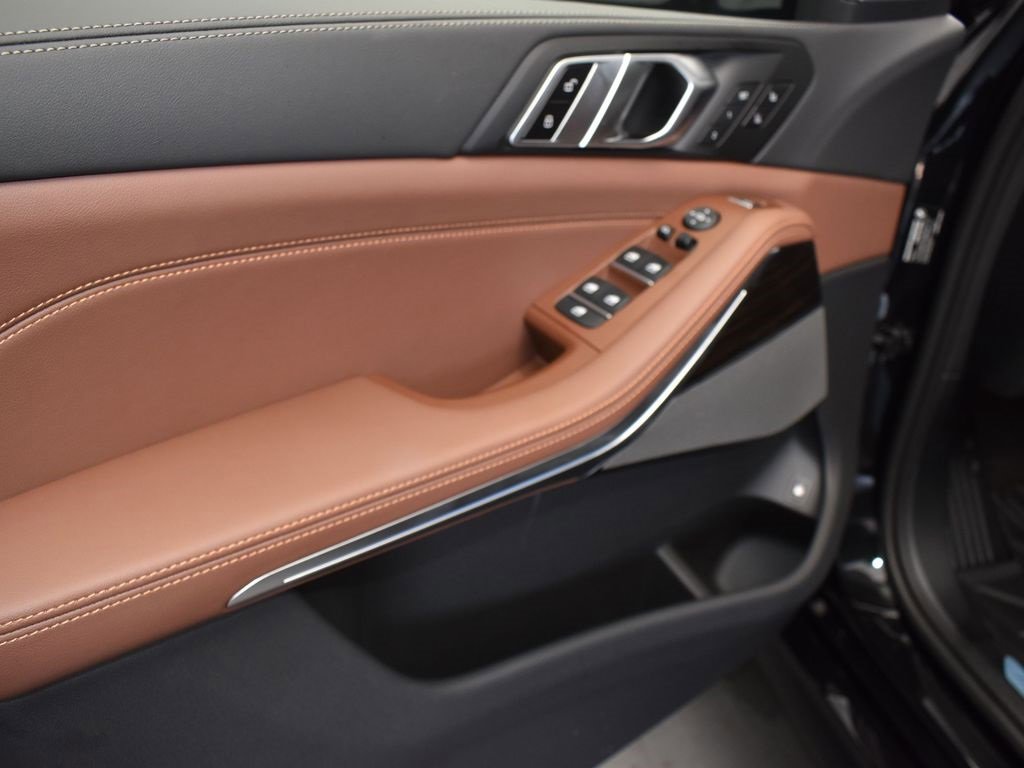 New 2026 BMW X5 xDrive50e image 11