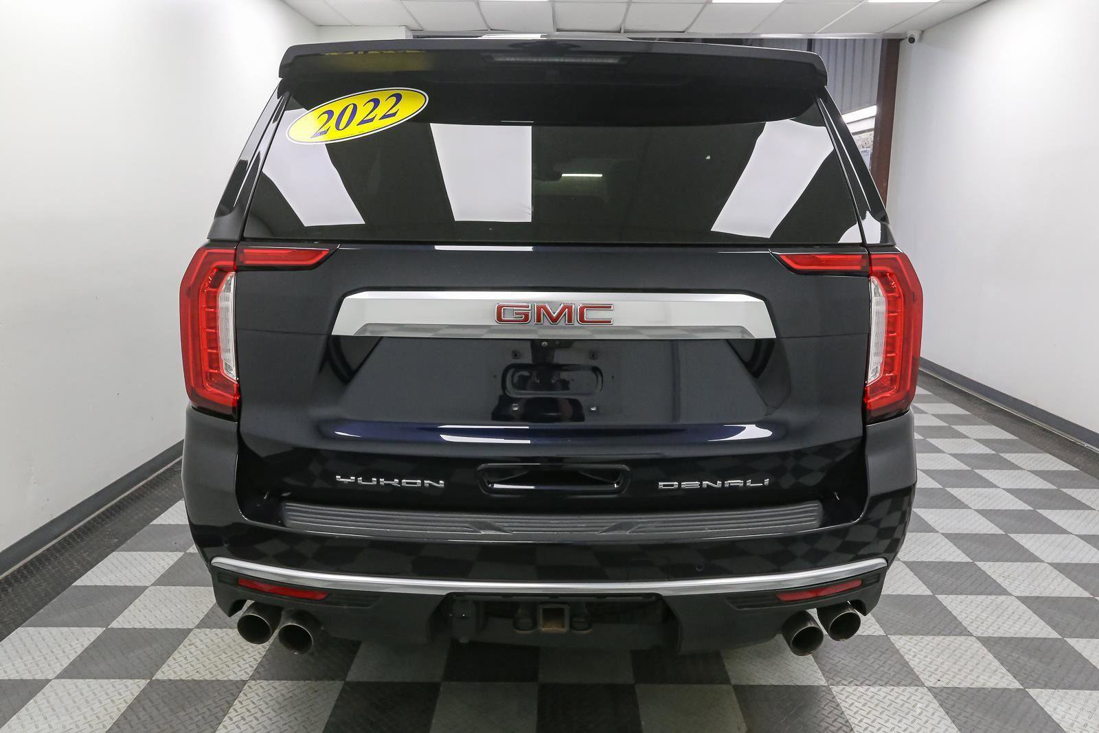 Used 2022 GMC Yukon Denali w/ Denali Premium Package AWD/4WD image 11